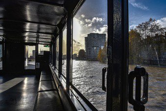 London Belle's Large Glass Windows London Belle's Large Glass Windows