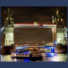 Pearl of London at Tower Bridge Pearl of London at Tower Bridge