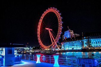 Pearl of London top deck views of the London Eye Pearl of London top deck views of the London Eye