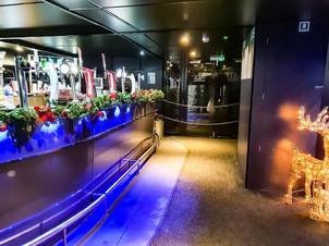 Pearl of London Main Bar at Christmas Pearl of London Main Bar at Christmas
